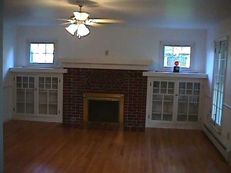 5th image of 13 HILLVIEW Avenue