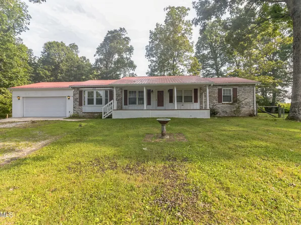 215 Norman Dr, Crossville, TN 38571