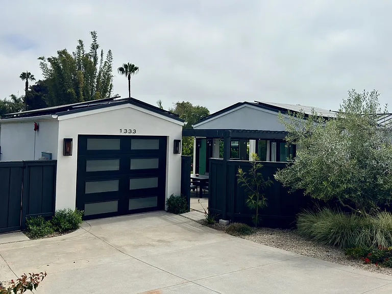 1333 Lake Dr — Photo 33