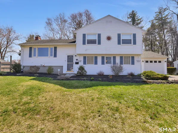 20 Hill Farm Road, Bloomfield, CT 06002