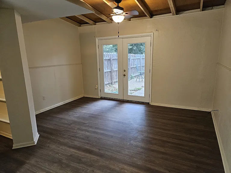 207 NW Northwood Ave — Photo 5