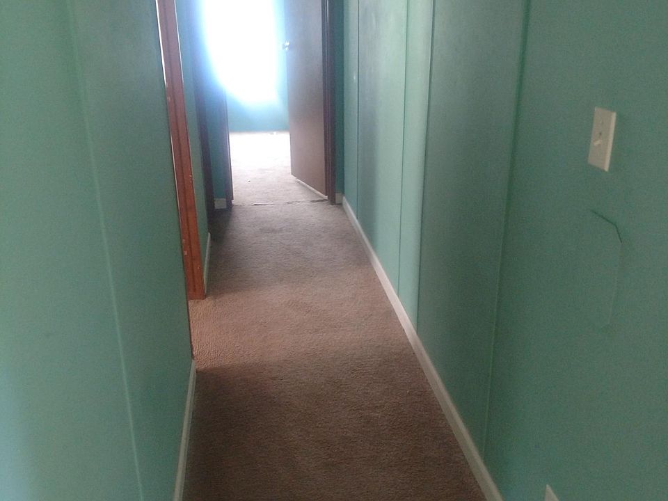 2nd image of 1118 Simmons Hill Rd