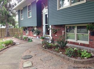 122 Ingersoll Rd, Saratoga Springs, NY 12866