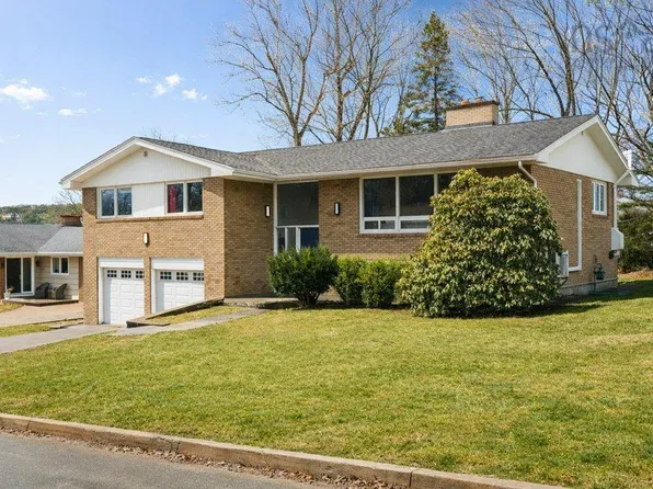 12 Brookdale Cres, Dartmouth, NS B3A 2R5