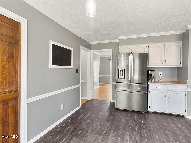 7666 Wilkins Dr — Photo 17
