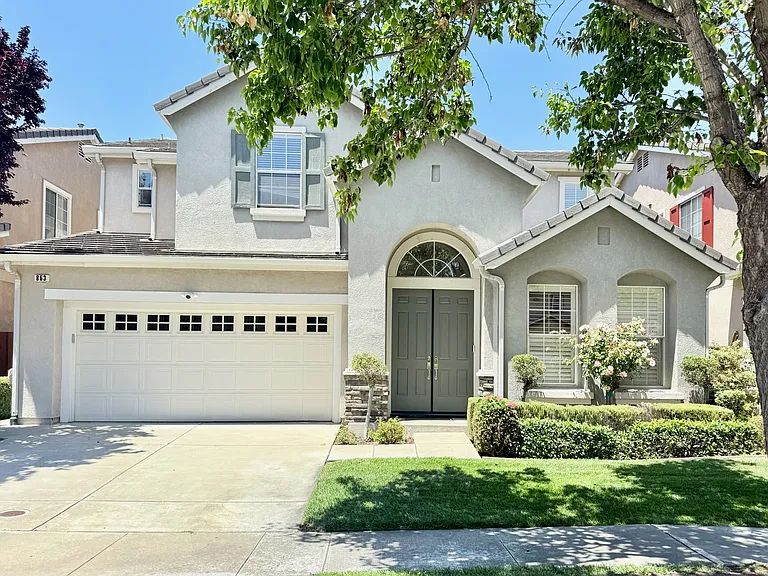 863 Dederick Ct — Photo 1