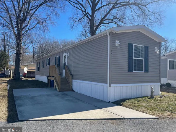 86 Mobile Dr, Pennsville, NJ 08070