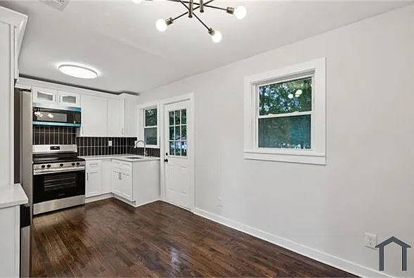 3 bed, 1360 sqft, $2,900 — Photo 4