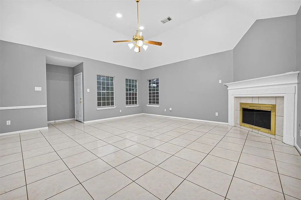 3 bed, 1726 sqft, $1,975 — Photo 4