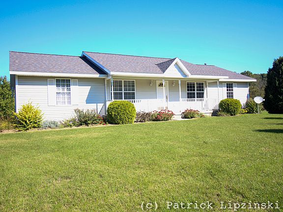 2nd image of 3355 Bennington Dr NE