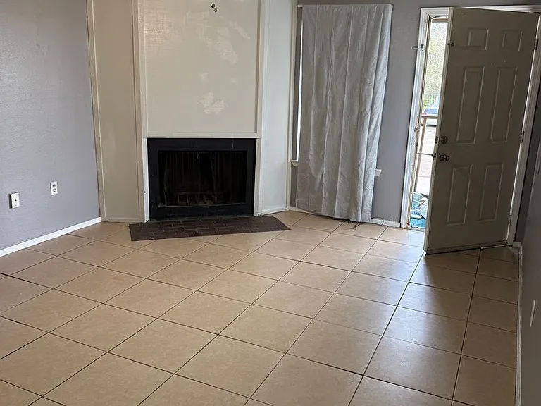 8215 Skysail Ave #C — Photo 2
