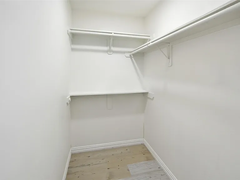 6811 Brighton Hill Ln — Photo 18