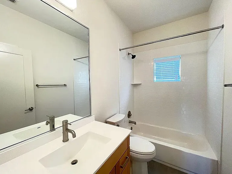 2101 Montopolis Dr #20 — Photo 14