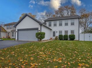 673 Maple Dr, Streamwood, IL 60107