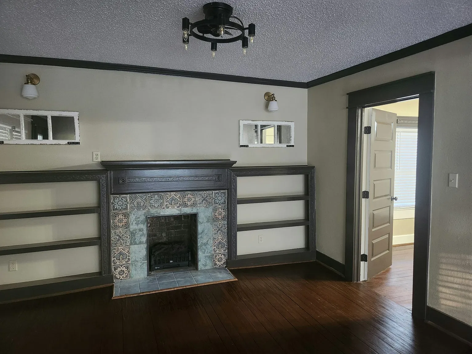 405 Thomas Street — Photo 2