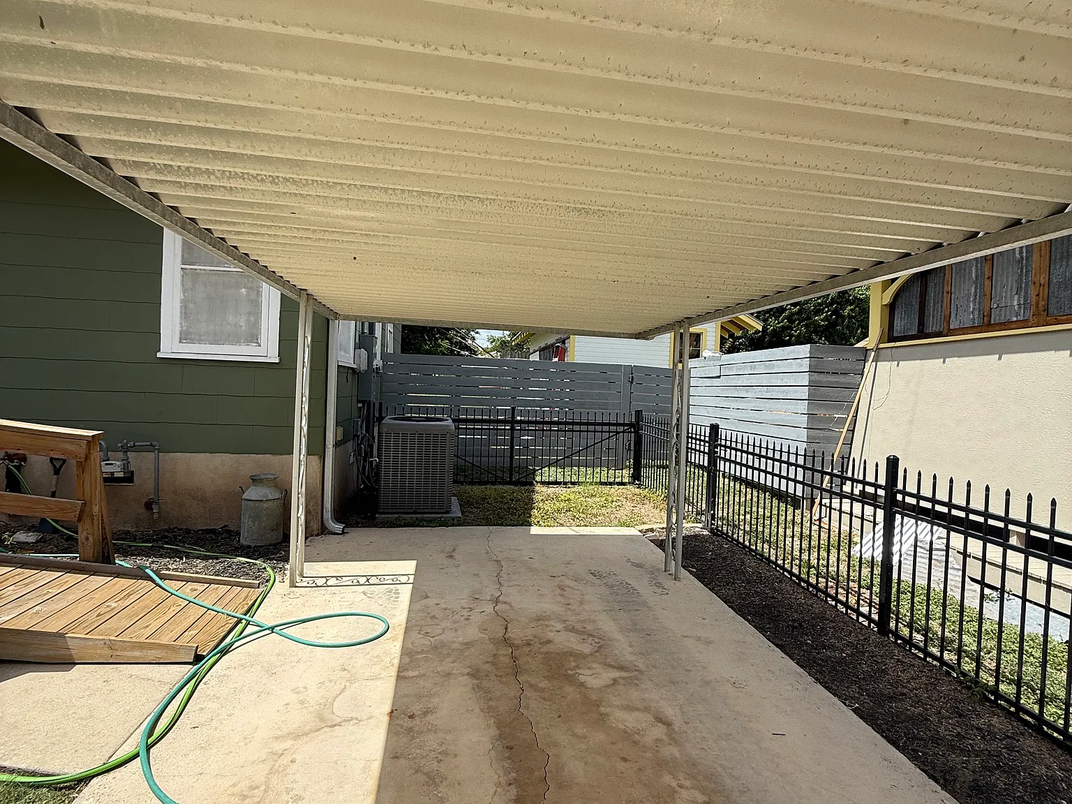 3 bed, 985 sqft, $1,650 — Photo 2