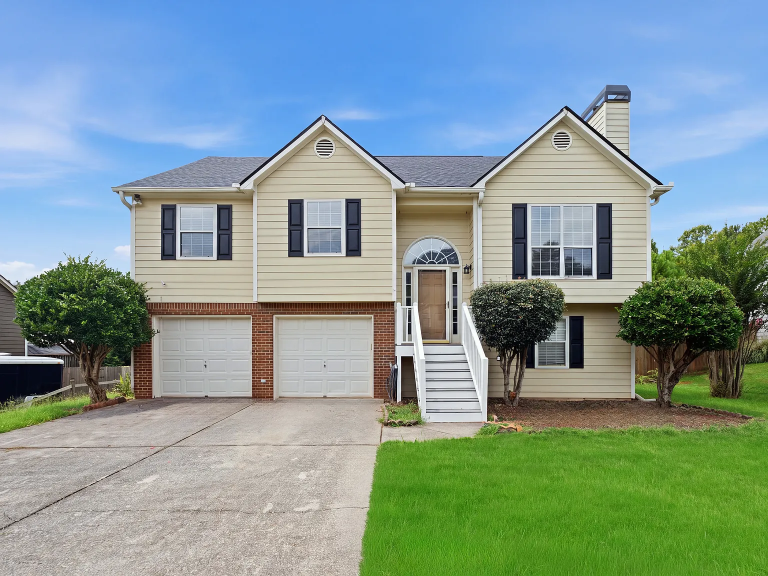 4 bed, 1935 sqft, $2,200 — Photo 1