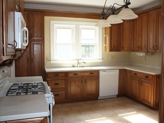 3rd image of 1120 Academy St
