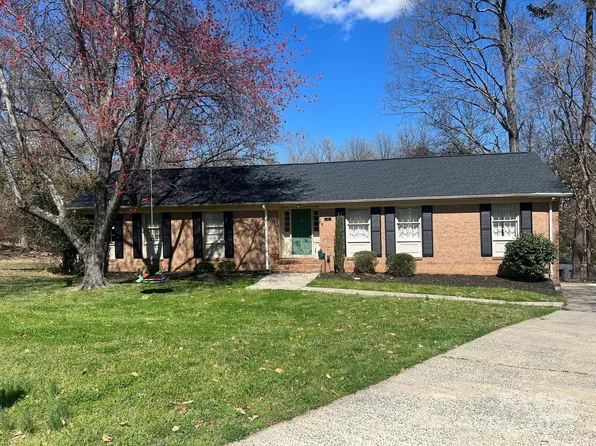 100 Chadmore Dr, Charlotte, NC 28270