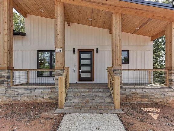 3rd image of 126 Peninsula Ct