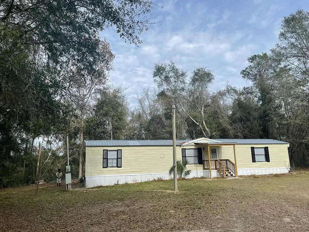 3 bed, 920 sqft, $1,150 — Photo 1