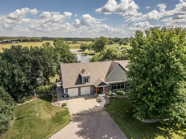 210 Pettengill Dr, Rock Rapids, IA 51246