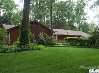 42 Balsam Dr, Dix Hills, NY 11746