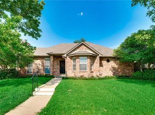 1316 Huntington Dr, Mesquite, TX 75149