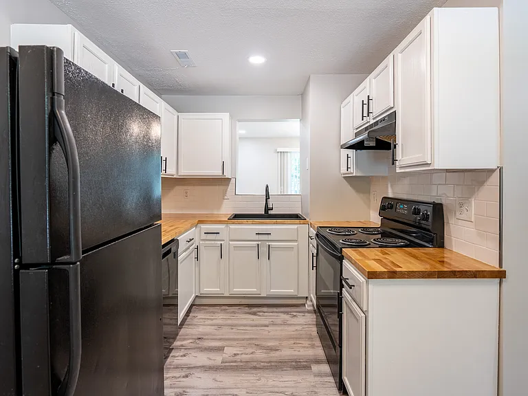 1315 S Senate Ave — Photo 1