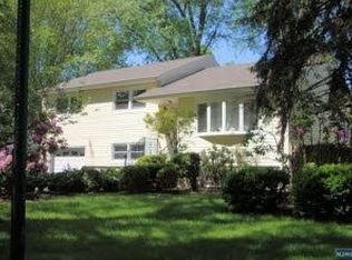 409 Abbott Rd, Paramus, NJ 07652