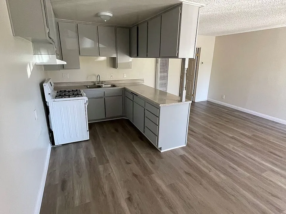 10210 Mountair Ave., Tujunga