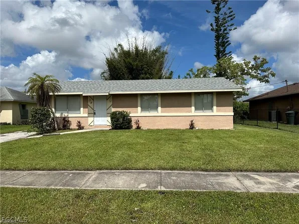 8 Roanoke Dr, Fort Myers, FL 33905