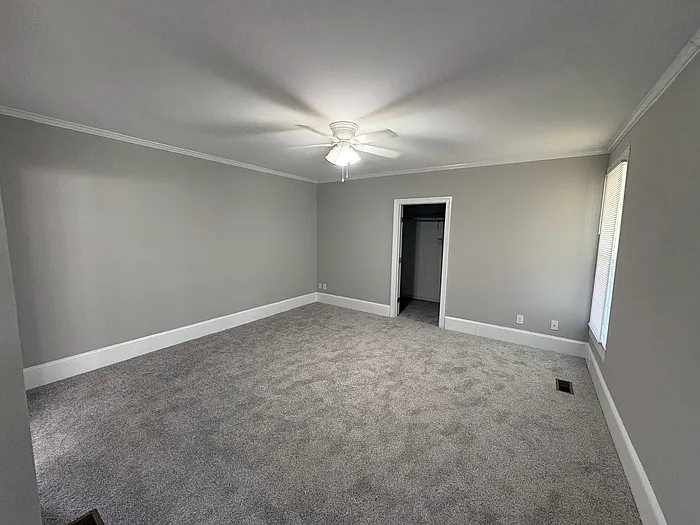 118 E Station St — Photo 2