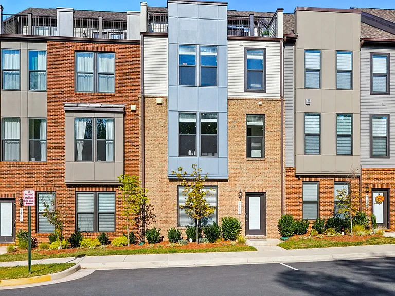 2487 Liberty Loop — Photo 30