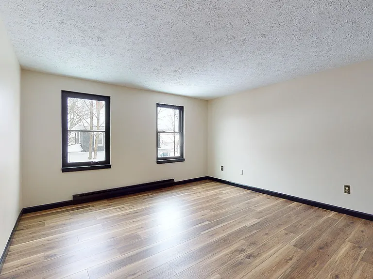 Beacon Court — Photo 15