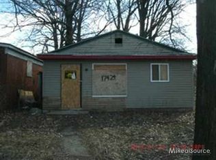 17424 Gallagher St, Hamtramck, MI 48212