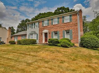 3541 Skyline Dr, Bethlehem, PA 18020