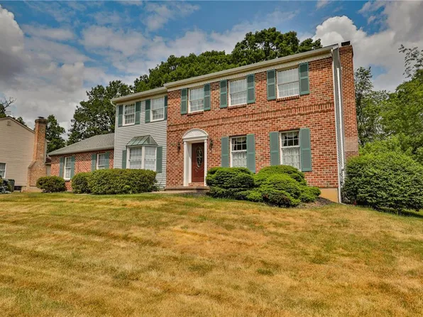 3541 Skyline Dr, Bethlehem, PA 18020
