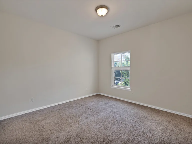 2600 Fairhill Ln — Photo 32