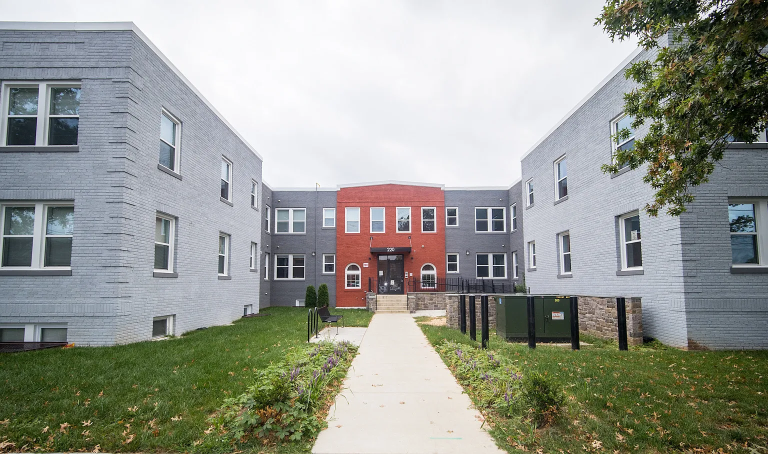 220 Hamilton Street Apartments — Photo 1