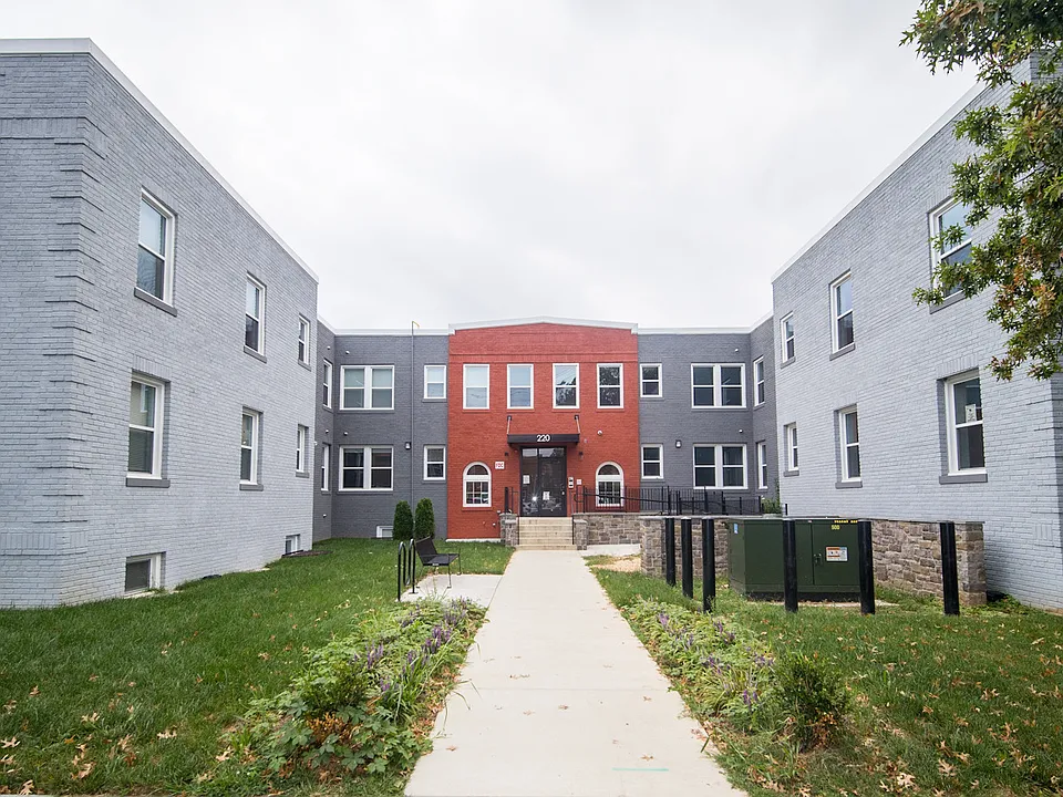 220 Hamilton Street Apartments