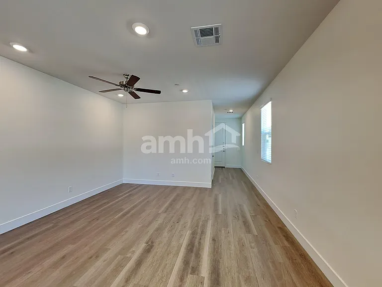 842 English Primrose St — Photo 6