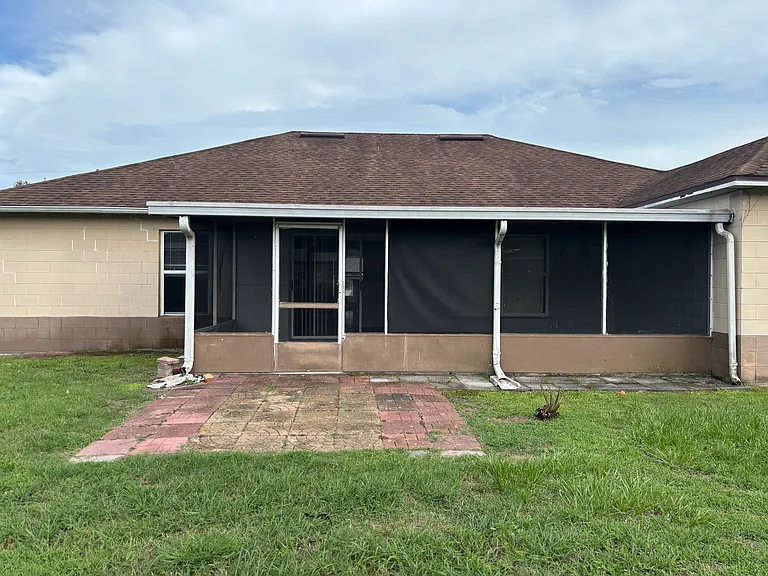 305 Cocoa Ct — Photo 21