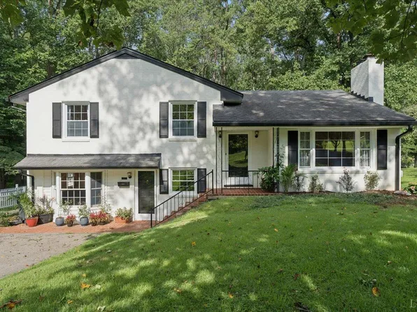 921 Peaksview St, Bedford, VA 24523
