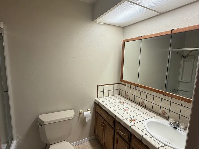 560 Nancy Cir — Photo 10