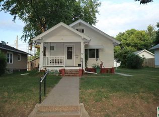 810 S Paxton St, Sioux City, IA 51106