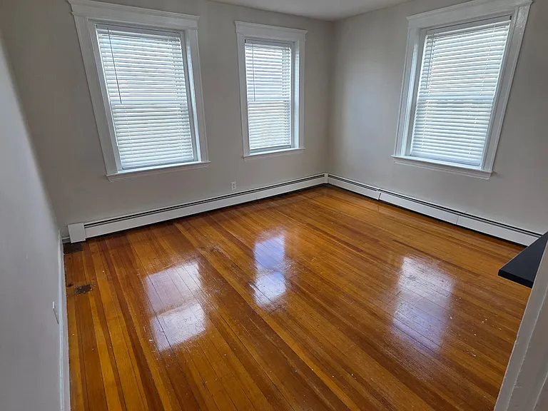 16 Newhall Street — Photo 6