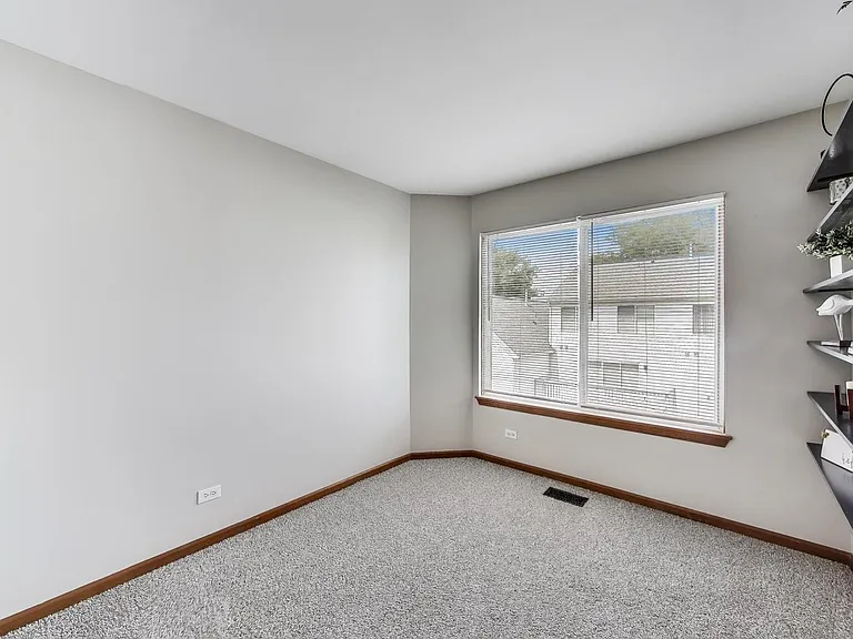 985 Manchester Cir #985 — Photo 13