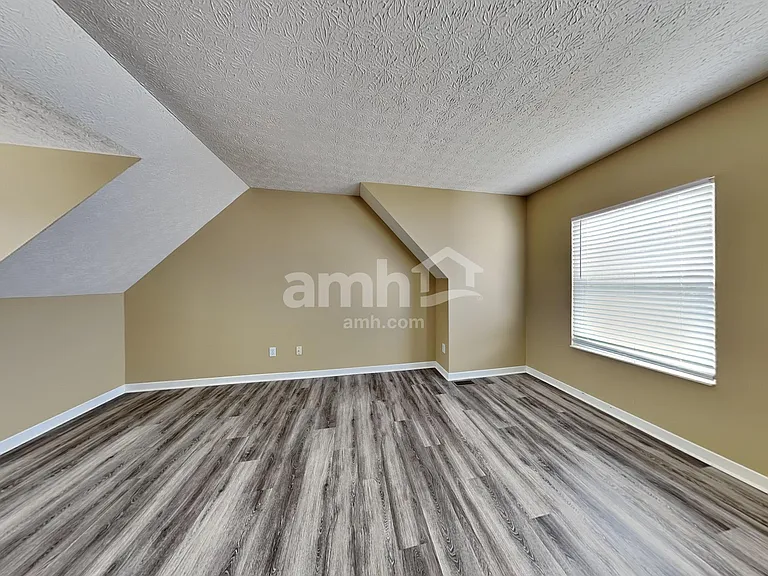 4433 Greensbury Dr — Photo 10