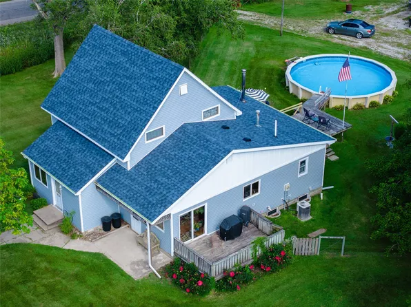 103 E 3rd St, Orient, IA 50858